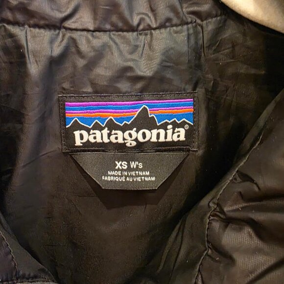 NWT $229 Patagonia Women's Nano Puff Jacket, Black, XS - Picture 3 of 3